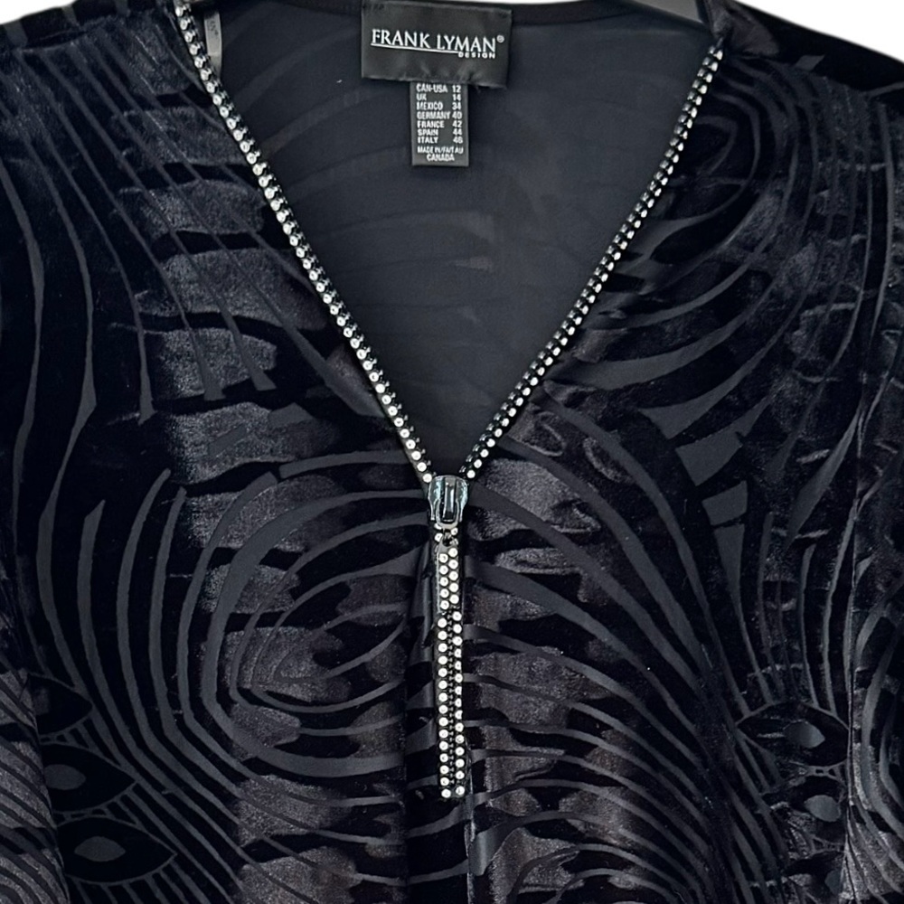 Frank Lyman Design Black Tiger Print Velvet Elbow Length Sleeves Blouse - Picture 6 of 8